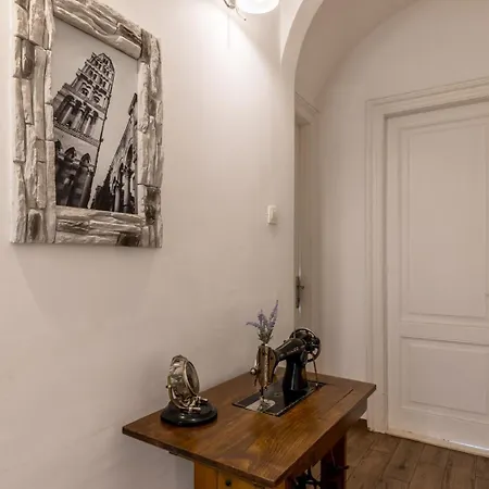 Apartment Heritage Old Town Split-2 *
